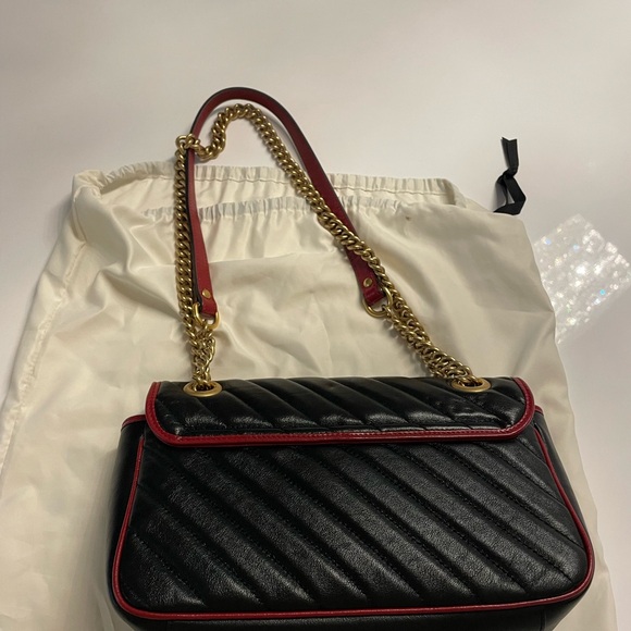 Gucci GG Marmont Shoulder Bag in Black - Picture 3 of 9